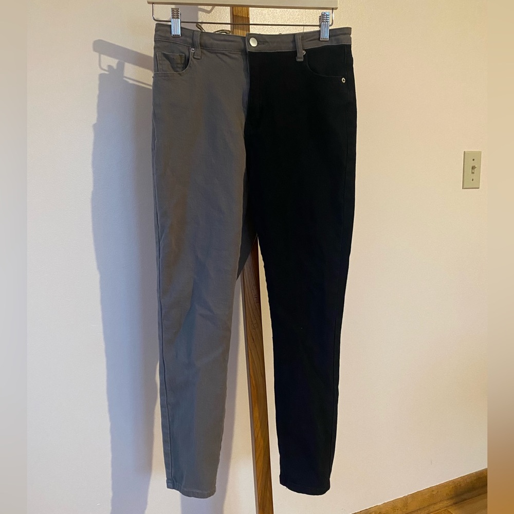 Black & Olive two-tone color block Shein jeans. Size L.